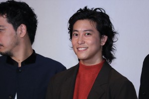 映画『純平、考え直せ』完成披露上映会舞台挨拶に登壇した佐野岳