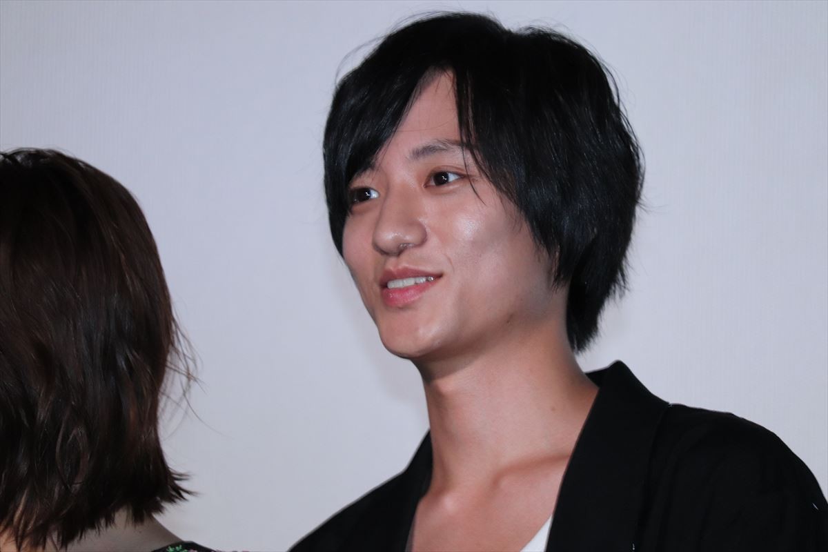 柳ゆり菜、野村周平のマイペースぶりは「めちゃくちゃです」と暴露