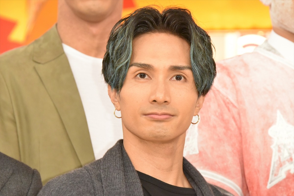 関口メンディー、メジャーリーガーに!?　粉まみれで「早く帰りたい…」