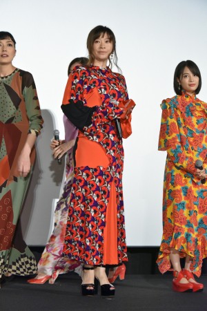 『SUNNY 強い気持ち・強い愛』公開初日舞台挨拶に登壇した篠原涼子