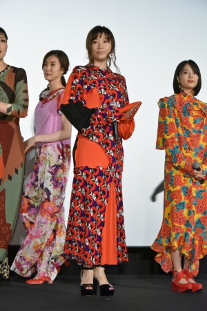 『SUNNY 強い気持ち・強い愛』公開初日舞台挨拶に登壇した篠原涼子