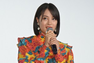 『SUNNY 強い気持ち・強い愛』公開初日舞台挨拶に登壇した広瀬すず