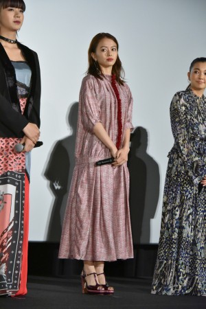 『SUNNY 強い気持ち・強い愛』公開初日舞台挨拶に登壇した山本舞香