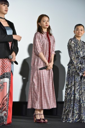 『SUNNY 強い気持ち・強い愛』公開初日舞台挨拶に登壇した山本舞香