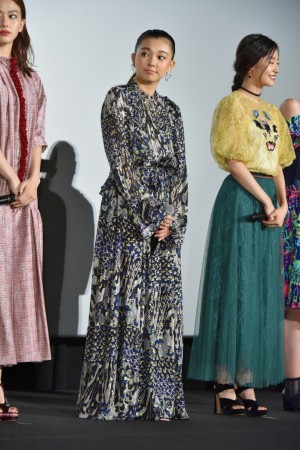 『SUNNY 強い気持ち・強い愛』公開初日舞台挨拶に登壇した野田美桜