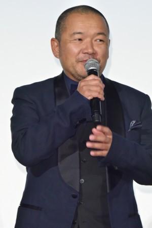 『SUNNY 強い気持ち・強い愛』公開初日舞台挨拶に登壇した大根仁監督