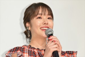 『寝ても覚めても』初日舞台挨拶に登壇した唐田えりか