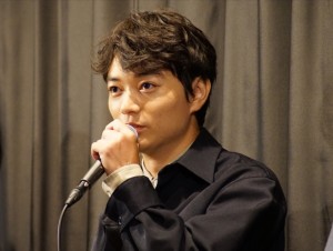 『きみの鳥はうたえる』初日舞台挨拶に登場した染谷将太