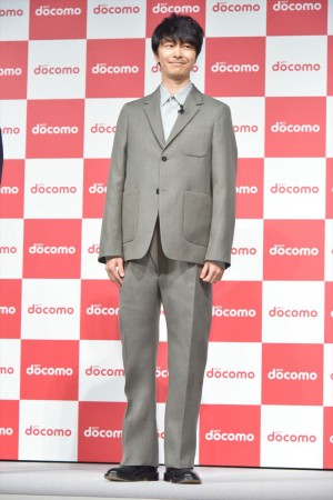 「NTTドコモ 新CMシリーズ発表会」に出席した長谷川博己
