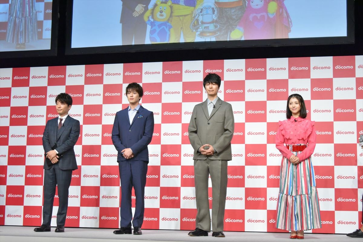 長谷川博己、新田真剣佑＆浜辺美波の輝きにボヤキ「一人だけオッサン」