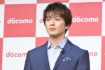 「NTTドコモ 新CMシリーズ発表会」に出席した新田真剣佑