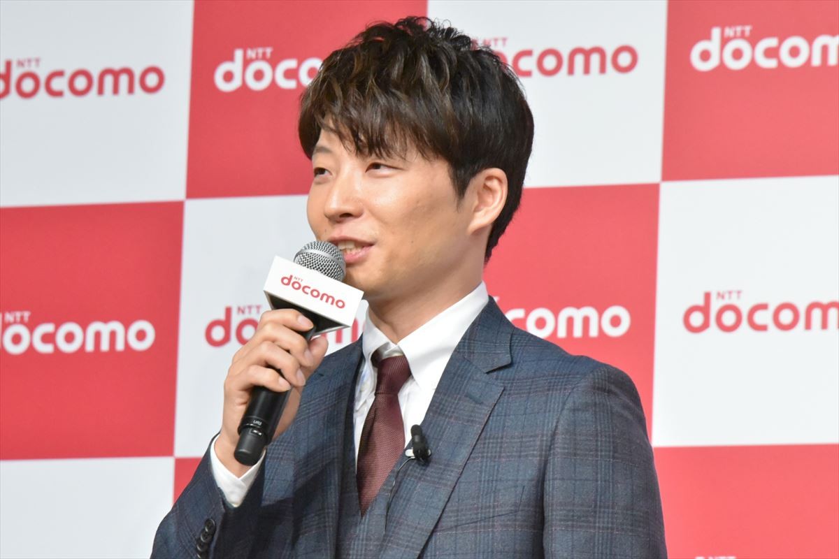 長谷川博己、新田真剣佑＆浜辺美波の輝きにボヤキ「一人だけオッサン」