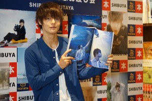 「窪田正孝×写真家・齋藤陽道 フォトブック『マサユメ』」発売記念イベントに登場した窪田正孝