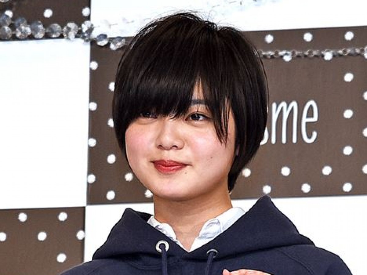 平手友梨奈、オジサンたちの長縄跳びに大喜び