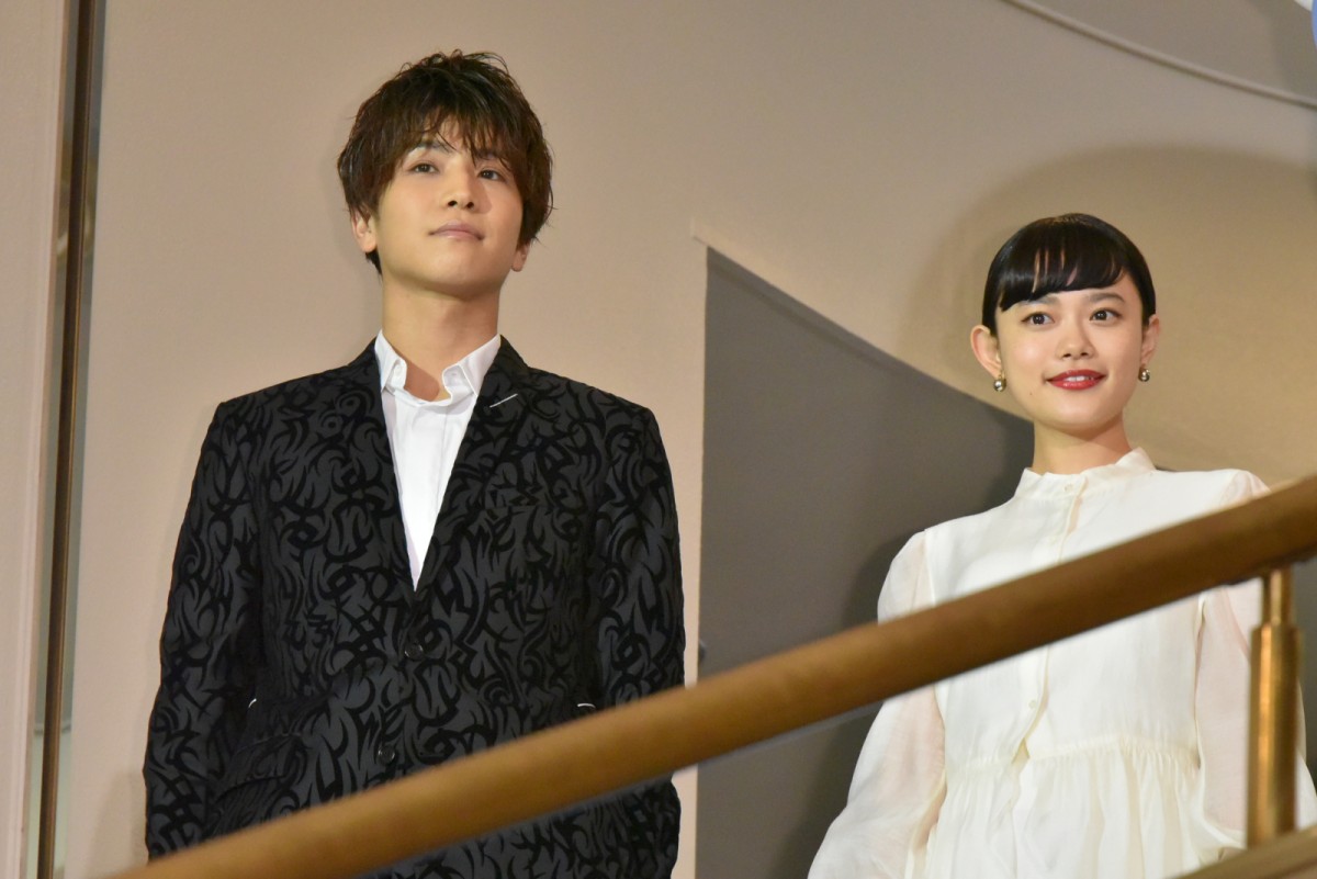 岩田剛典、20代最後の制服姿に照れ笑い「勘弁して」