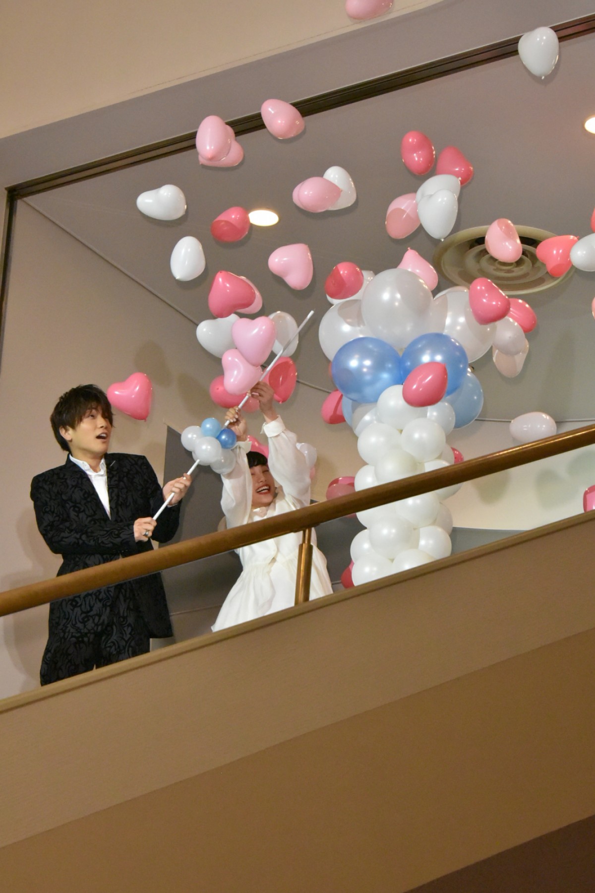 岩田剛典、20代最後の制服姿に照れ笑い「勘弁して」