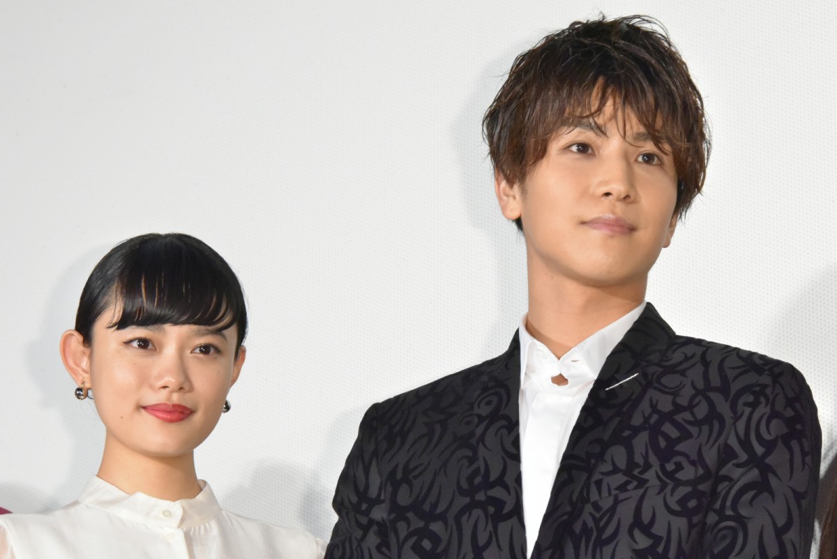 岩田剛典、20代最後の制服姿に照れ笑い「勘弁して」