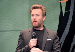 『プーと大人になった僕』ジャパンプレミアに登場したユアン・マクレガー