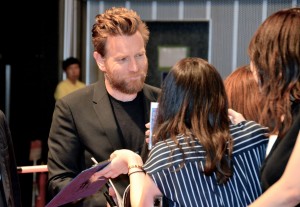 『プーと大人になった僕』ジャパンプレミアに登場したユアン・マクレガー