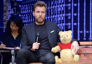 『プーと大人になった僕』ジャパンプレミアに登場したユアン・マクレガー
