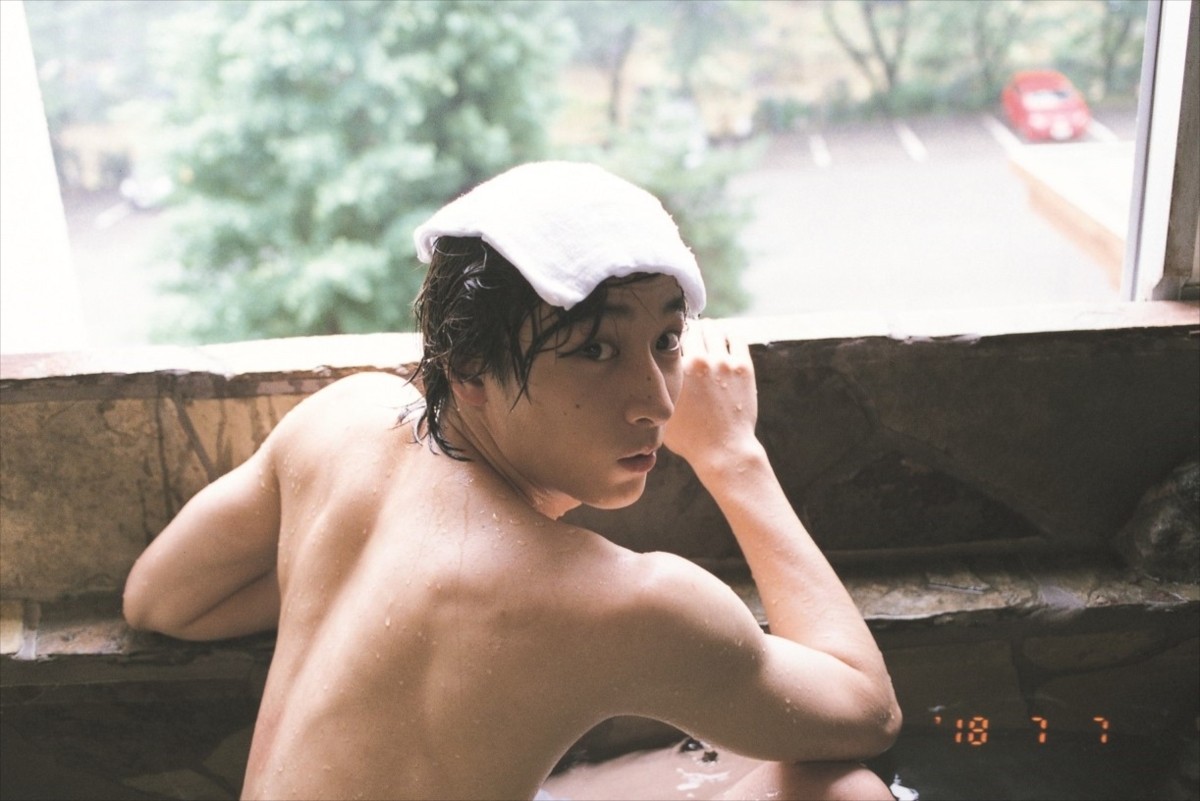 小関裕太、リアル“2日旅”での素顔に迫るセカンド写真集発売決定
