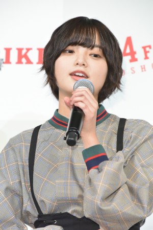 『響 ‐HIBIKI‐』学生限定公開直前イベントに登場した平手友梨奈