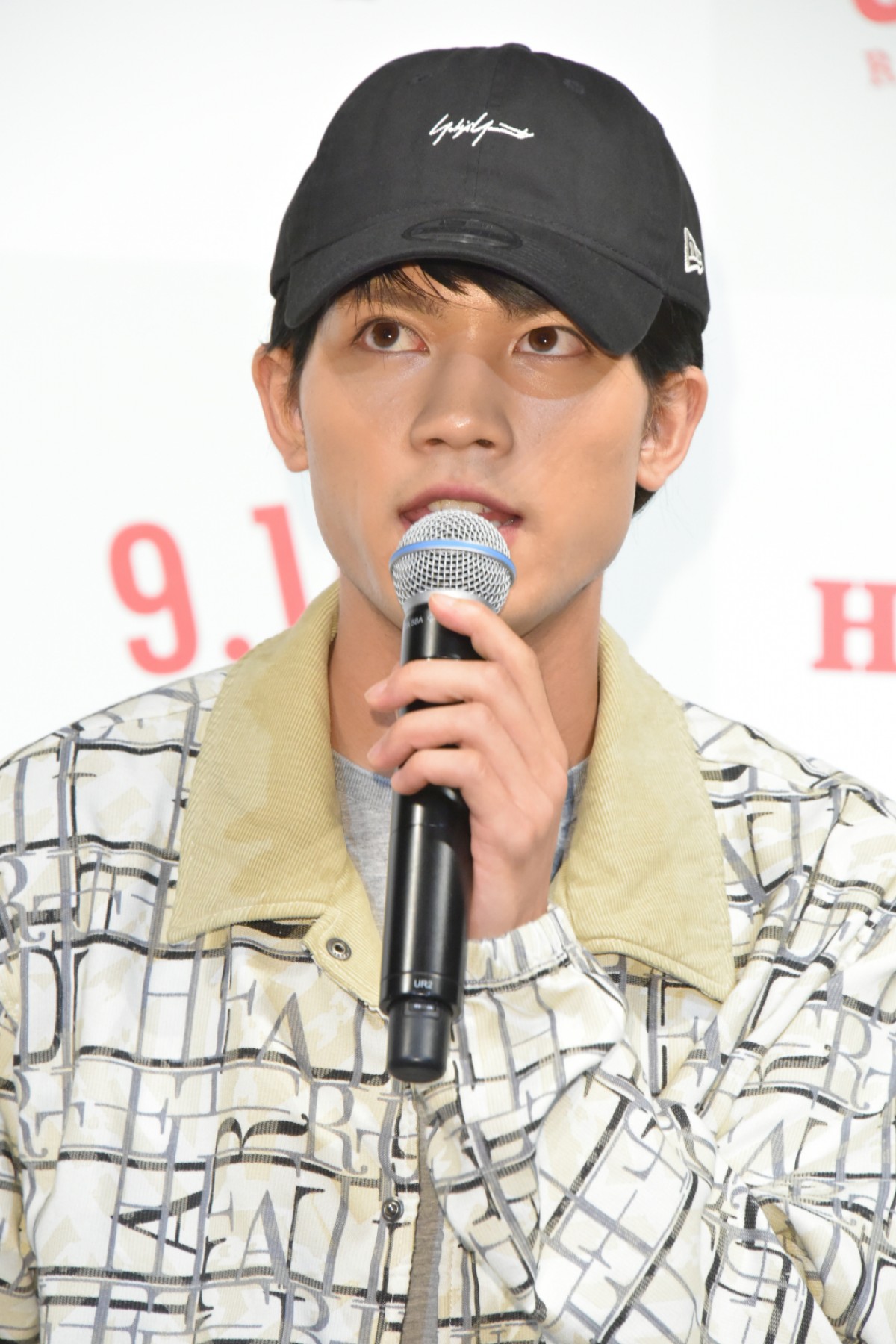 平手友梨奈、主演映画イベントへ元気に登場 “自転車練習”も告白
