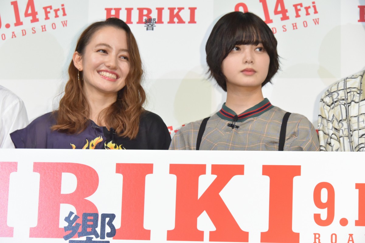 平手友梨奈、主演映画イベントへ元気に登場 “自転車練習”も告白