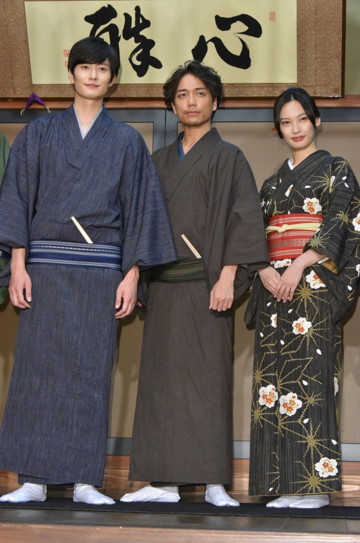 岡田将生、29歳の誕生日に“死神”をもらい戸惑う『昭和元禄落語心中』