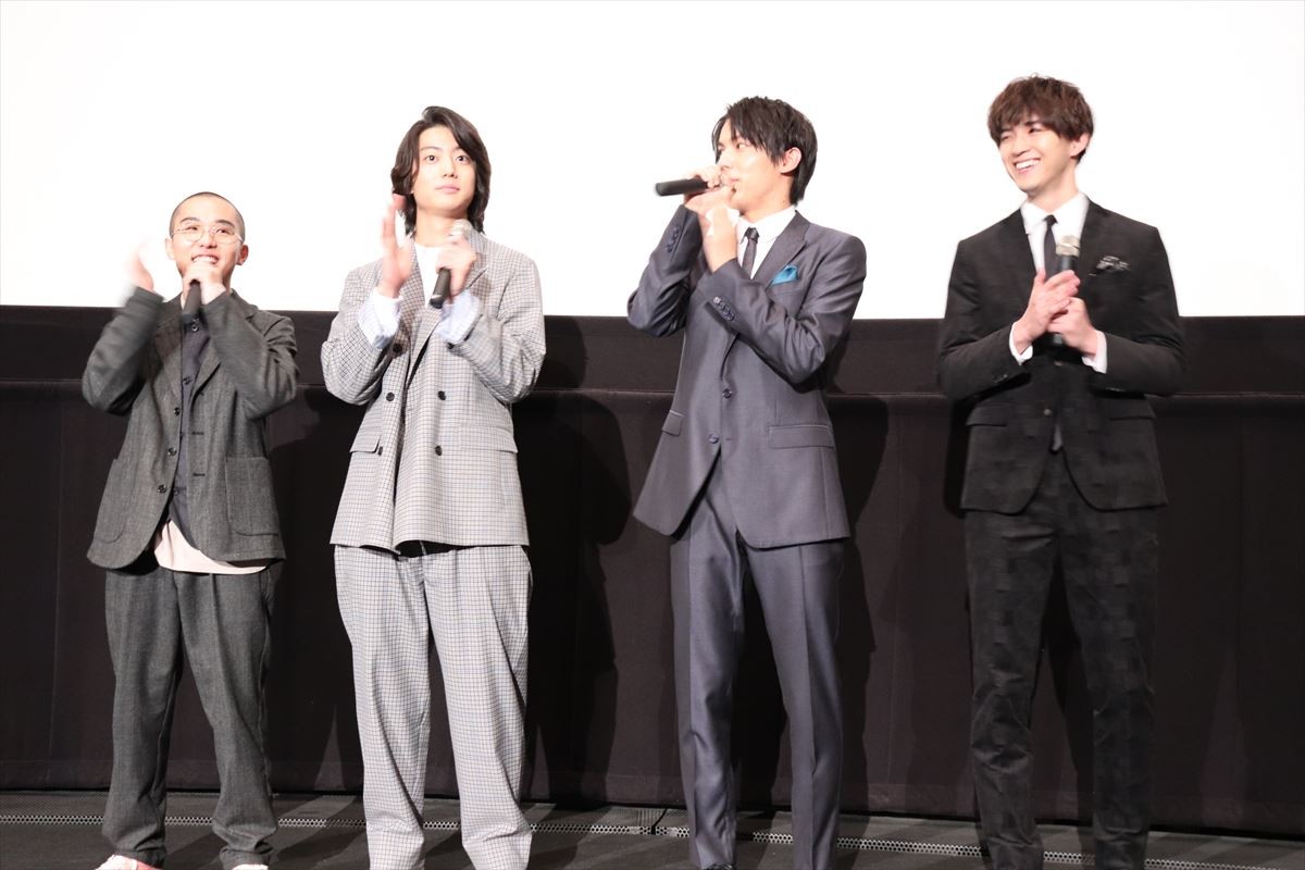 中川大志がエア壁ドン　男性キャスト陣の“愛の告白”にファン大興奮