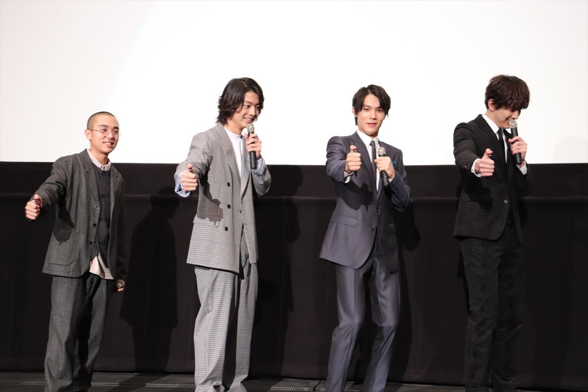 中川大志がエア壁ドン　男性キャスト陣の“愛の告白”にファン大興奮