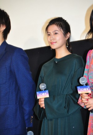 映画『3D彼女　リアルガール』公開記念舞台挨拶に登壇した恒松祐里