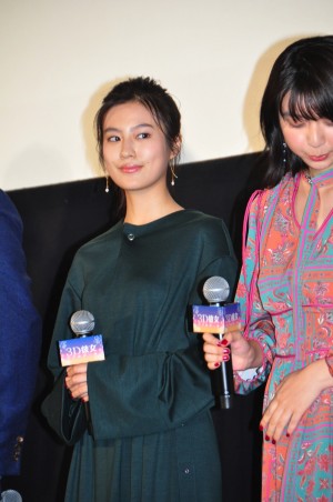 映画『3D彼女　リアルガール』公開記念舞台挨拶に登壇した恒松祐里