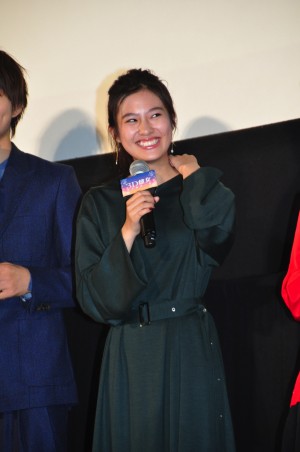 映画『3D彼女　リアルガール』公開記念舞台挨拶に登壇した恒松祐里