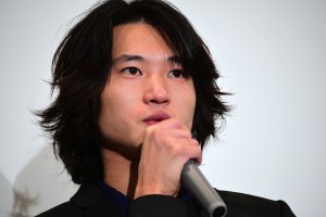 映画『きらきら眼鏡』公開初日舞台挨拶に登壇した金井浩人