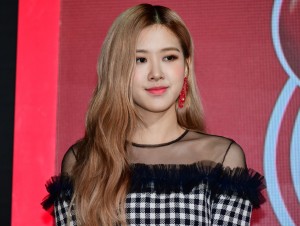 「キットカット」日本発売45周年 セレブレーションパーティーに登場したROSE（BLACKPINK）
