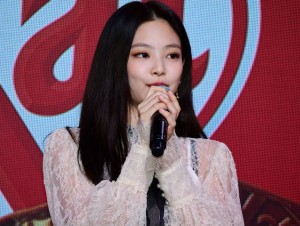 「キットカット」日本発売45周年 セレブレーションパーティーに登場したJENNIE（BLACKPINK）