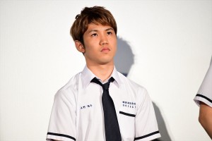 映画『あの頃、君を追いかけた』完成披露試写会に登壇した佐久本宝