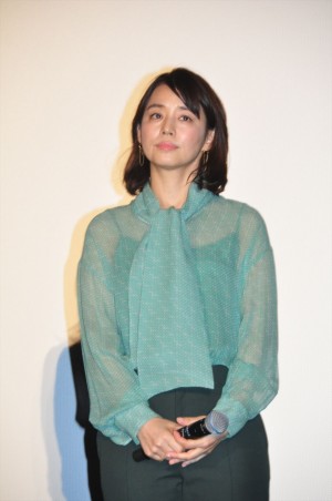 『コーヒーが冷めないうちに』初日舞台挨拶に登壇した石田ゆり子