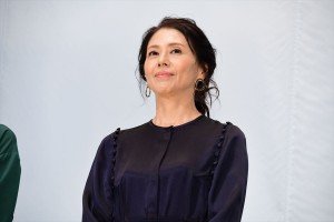 映画『食べる女』公開記念舞台挨拶に登壇した小泉今日子