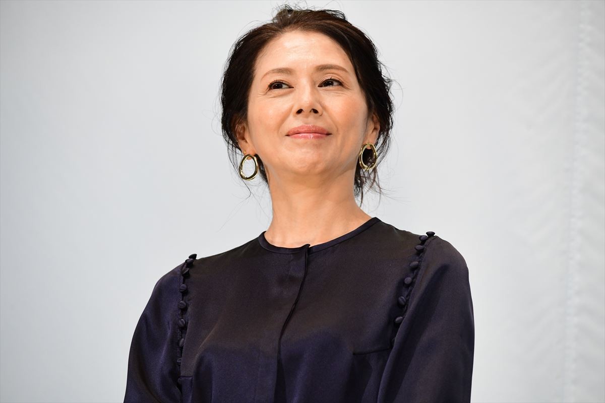 小泉今日子は「ツナグ女」 新婚の前田敦子は「猫といる女です」