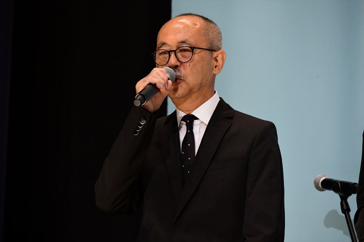 小泉今日子は「ツナグ女」 新婚の前田敦子は「猫といる女です」