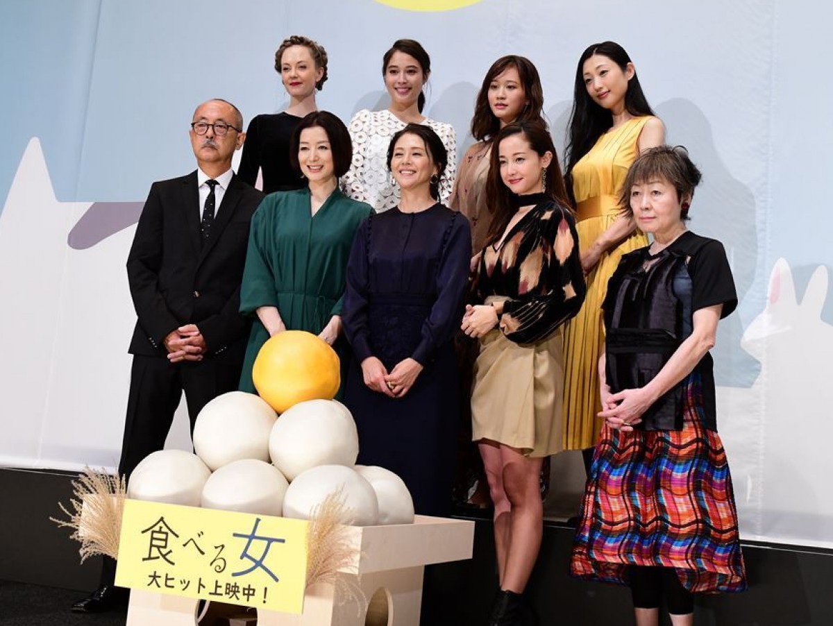 小泉今日子は「ツナグ女」 新婚の前田敦子は「猫といる女です」