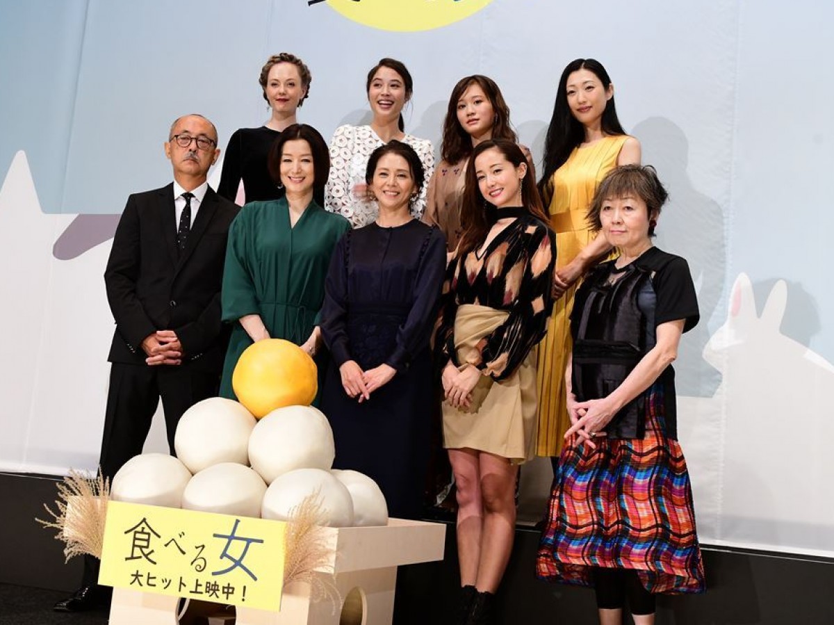 小泉今日子は「ツナグ女」 新婚の前田敦子は「猫といる女です」