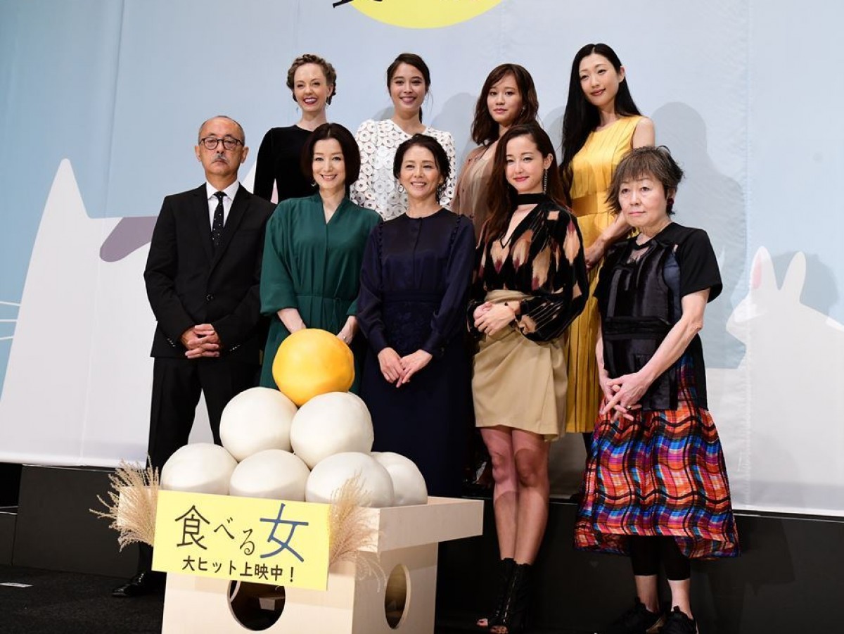 小泉今日子は「ツナグ女」 新婚の前田敦子は「猫といる女です」