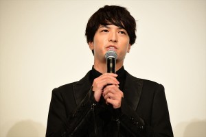 映画『恋のしずく』完成披露舞台挨拶イベントに登壇した中村優一