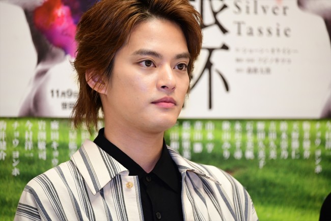 中山優馬、主演舞台でウクレレに挑戦！ 「一生懸命稽古したい」