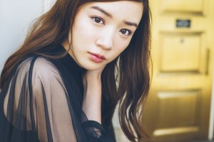 『永野芽郁オフィシャルカレンダー2019』特典カット