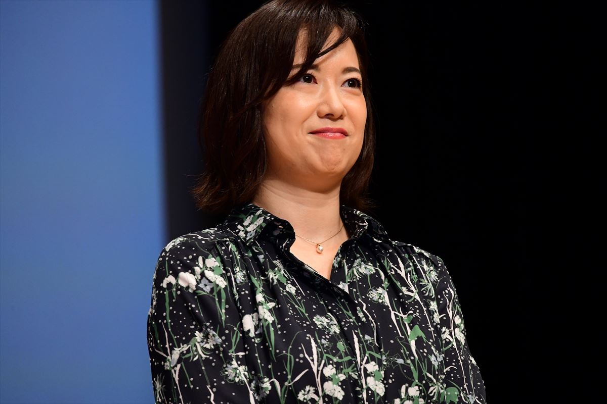 木村文乃、ラジオ体操“生実演”への歓声に照れ笑い
