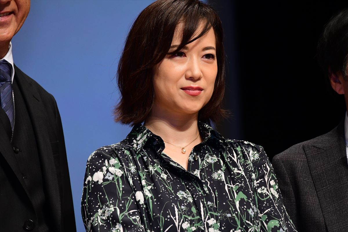 木村文乃、ラジオ体操“生実演”への歓声に照れ笑い